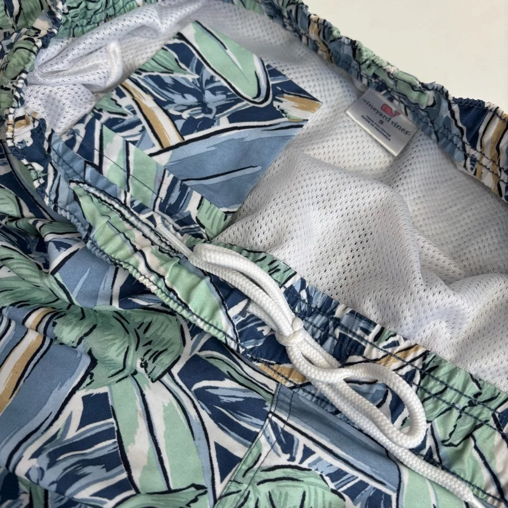 Vineyard Vines Tropical Surfboard Palm Tree Print Swim Board Shorts Size‎ Small